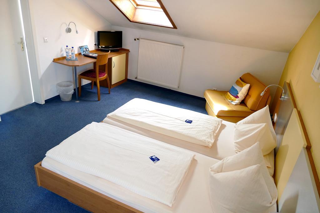 Hasi'S Hotel Grafing Kültér fotó
