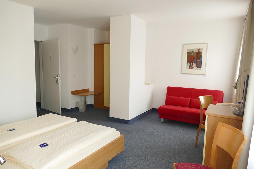Hasi'S Hotel Grafing Kültér fotó
